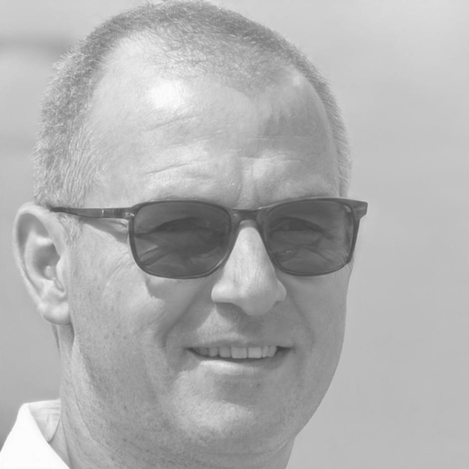 Retrato profesional de Mateu Ferrer, instructor de planificación financiera